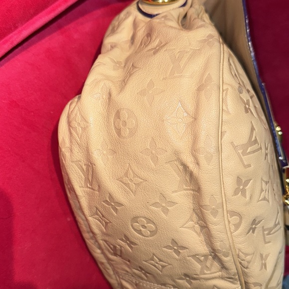 Louis Vuitton Limited Edition Creme Monogram Underground Messenger Bag - Picture 9 of 16